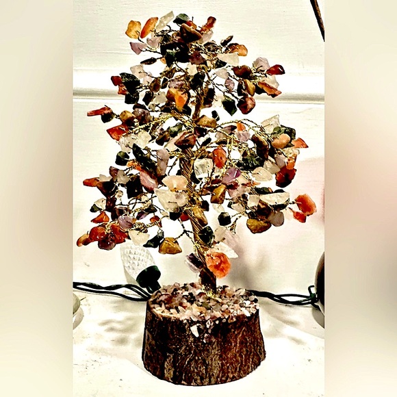 Home crystal tree gold leaf wire bends with semi precious stones 8 inch tall - Picture 4 of 12